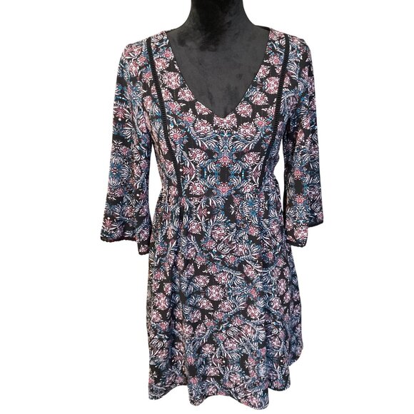 Lily Rose Dresses & Skirts - Floral Lily Rose Dress With V-Neckline & 3/4 Bell Sleeves - Small